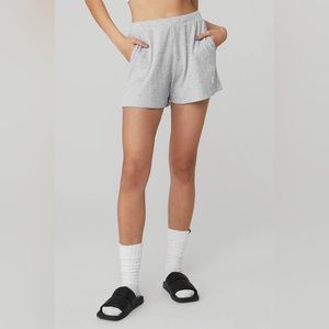 ALO Athletic Heather Gray Muse Shorts Size Large
